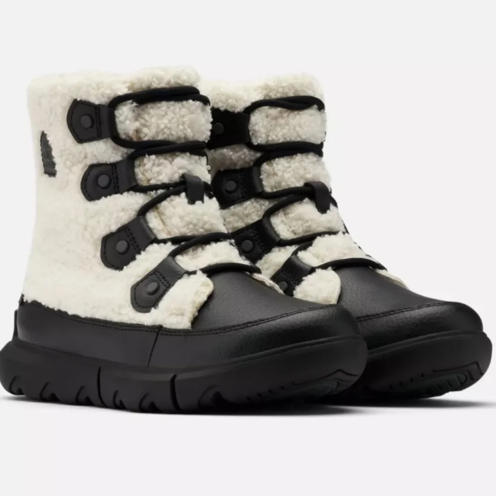 Sorel Boots - Picture 1 of 17